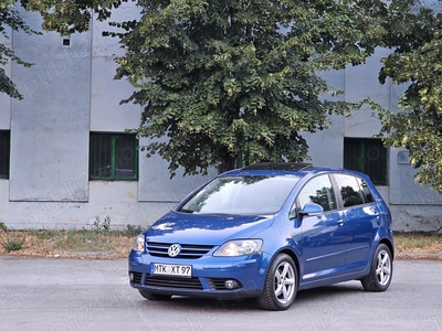 VW Golf 5 1.4TSI TOUR DSG Automata ÎncălzireScaune DubluClima PilotAuto SenzoriParcare Trapă