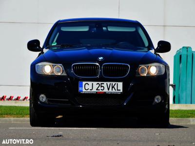 BMW Seria 3 318d DPF Touring Aut. Edition Sport