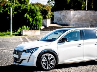 Peugeot 208 e-208 GT Pack