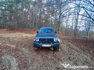 Mitsubishi pajero 2.5