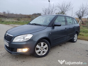 Skoda Fabia 1.2 benzina EURO 5, an 2011, înmatriculat