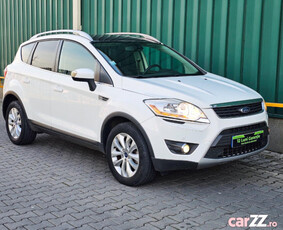 Ford Kuga 4x4, Panoramic, Senzori, carlig