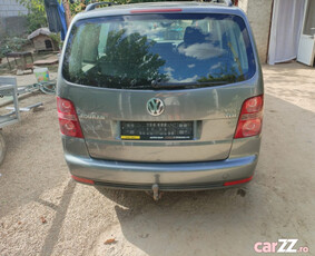 Masina Volkswagen touran