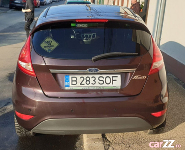 Ford fiesta coupe 2010