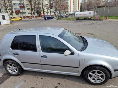 Vand Golf 4 1,6 benzina 2001