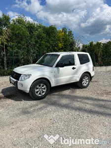 Mitsubishi Pajero autoutilitara