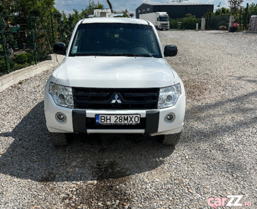 Mitsubishi Pajero autoutilitara