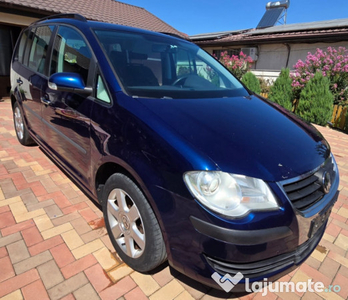 Auto Volkswagen Touran