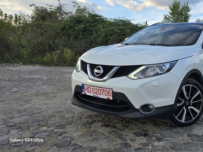 Nissan Qashqai Tekna 1,6 d 130 hp 2015 navi panoramic camere 360