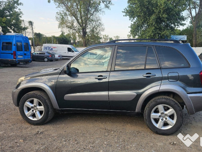 Toyota Rav-4 din 2005