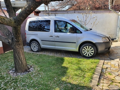 VW CADDY 2010, 5 LOCURI