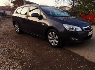 Opel Astra j 1.3 CDTI an 2011 euro 5