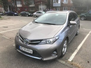 Toyota Yaris Hybrid 2014