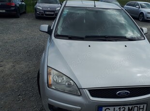 Vând Ford Focus combi