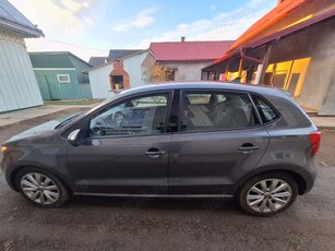 Vând Volkswagen Polo Hatchback 2010