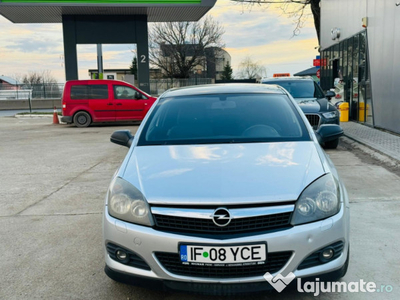 Opel astra gtc masina rulează bine