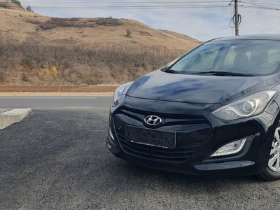 Vand Hyundai i30 Facelift 1.6CRDi 110cp Automat Navi Camera Senzori