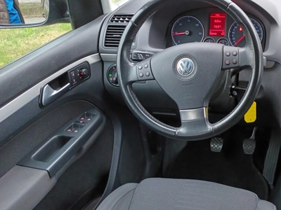 Vand Vw Touran 7 locuri