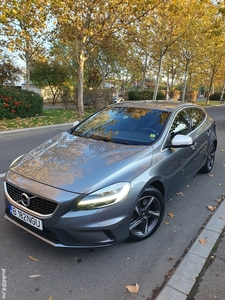 Volvo V40 2018 R-design 2.0d 150cp