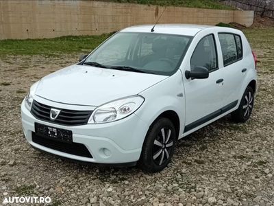 Dacia Sandero 1.2 16V 75 Laureate