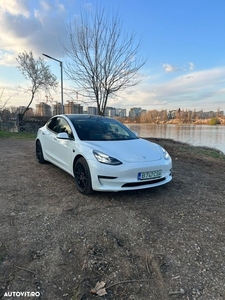 Tesla Model 3 Langstreckenbatterie Allradantrieb Dual Motor