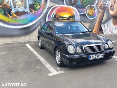 Mercedes-Benz E