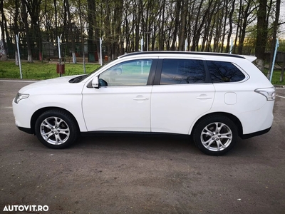 Mitsubishi Outlander 2.2 DI-D 4WD Top