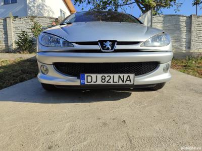 Peugeot 206, 1 4 benzina. Anul 2004