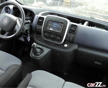 Opel Vivaro 9 locuri 2015