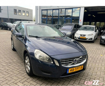 VOLVO V60 automat 1.6 DRIVEe