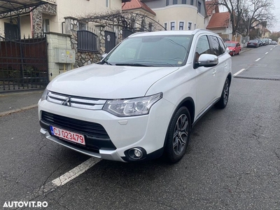 Mitsubishi Outlander 2.2 DI-D 4WD Automatik Diamant Edition+