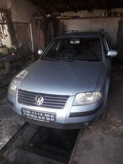 Dezmembrez Passat variant 2004 motor 20tdi BGW