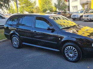 Octavia 1.6 benzina Unic proprietar 1899 euro!