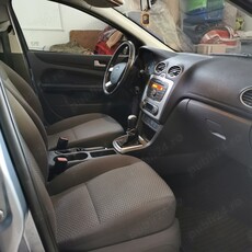 Vând Ford Focus 1,6 benzină