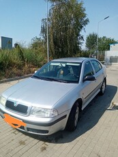 Vând Skoda Octavia