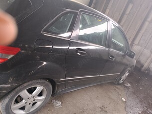 Vind Mercedes B class 150an 2008 motor 1,5 benzina aspirant preț 2600 euro negociabil