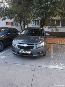 vînd chevrolet cruz