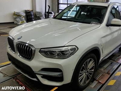 BMW X3 xDrive20i AT Luxury Line