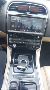 Jaguar XE 2.0 Portfolio