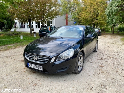 Volvo V60 D2