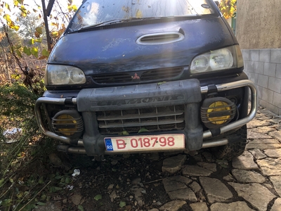 Mitsubishi DELICA Space Gear Slava Rusa