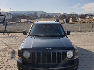 Vând Jeep Patriot Lita