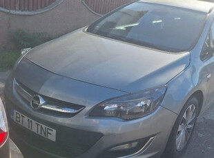 Opel Astra j an 2013 1.7 cdti 131cp