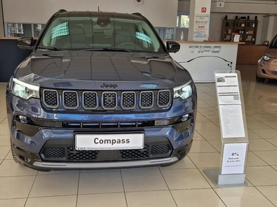 Jeep Compass Principalele dotari standard S• Climat