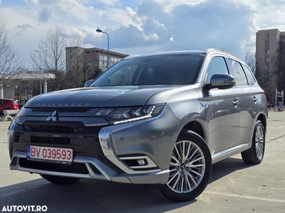 Mitsubishi Outlander 2 Buc OUTLANDER PLUG IN Hybrid pe