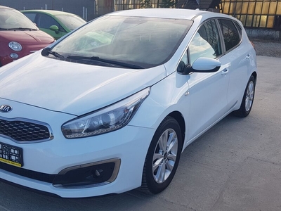 Kia Cee'd Dotari: Audio si tehnologie: �