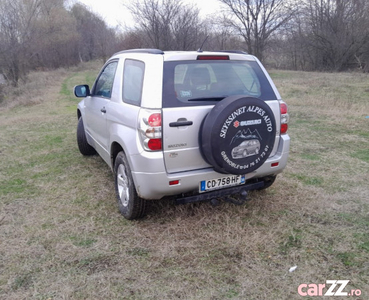 Suzuki Grand Vitara III 1.9 DDiS 2 usi