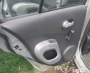 Nissan micra Masina perfect functionala cu toate actele la zi