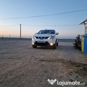 Nissan qashqai acenta premium