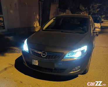 Opel Astra 2010 benzina 1.4 turbo Cosmo